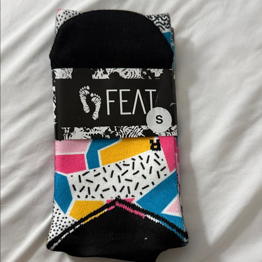 FEAT Men’s Low-Cut Colorblock Casual Socks — Pink, Blue & Yellow
